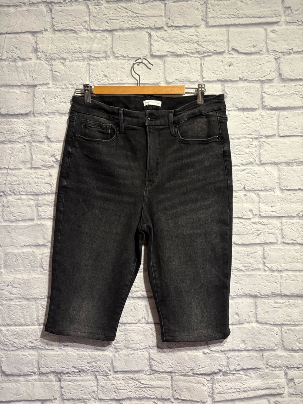 Good American Knee-Length Denim Shorts Size 30